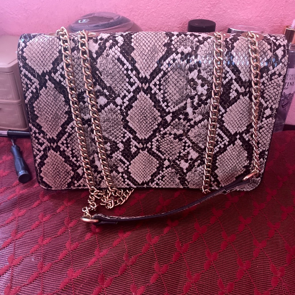 - Purse